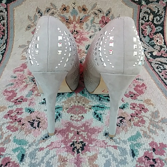 Charming Charlie Faux Gray Suede Heels - Size 7 - Picture 3 of 5